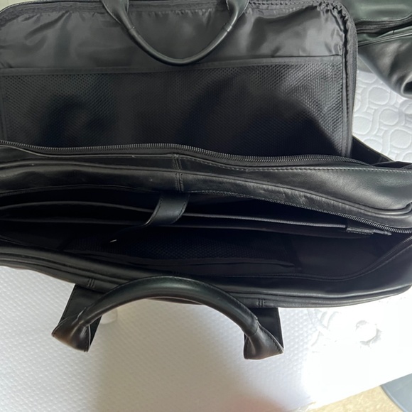 Large Leather bag and briefcase - Picture 4 of 7